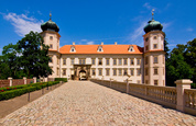 Mníšek pod Brdy castle