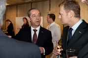 Lawrence Gonzi, Donald Tusk