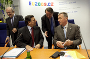 Almunia, Barroso, Peel, Topolánek