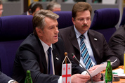 Viktor Yushchenko, Andrei Stratan