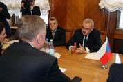 Mirek Topolánek, Artur Rasizada